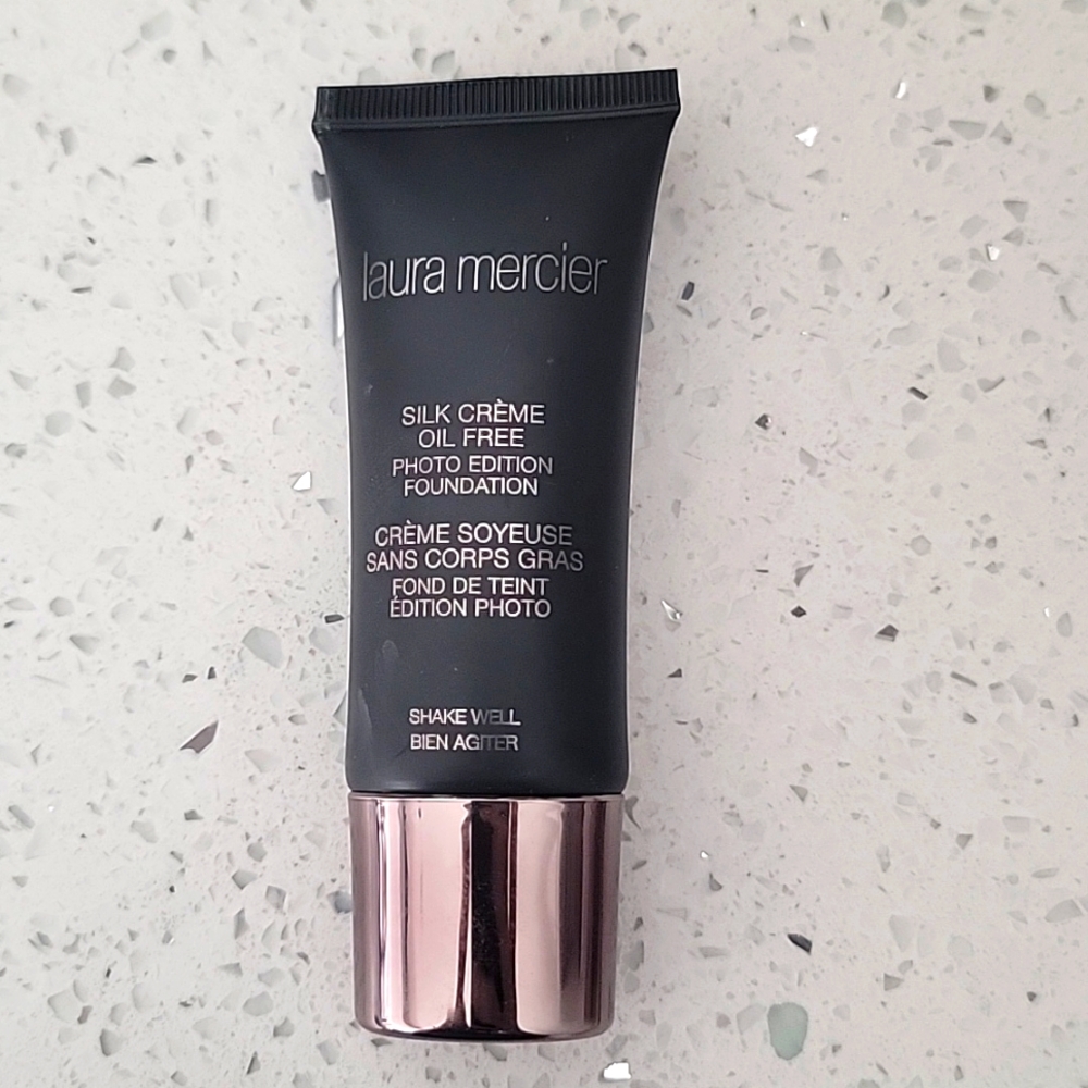 Laura Mercier silk creme oil free photo edition foundation